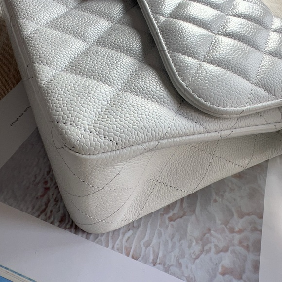 Chanel White Caviar Quilted Jumbo Classic Double Flap Bag - Picture 5 of 14